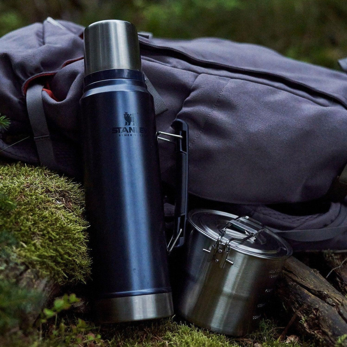 Stanley Classic Legendary Bottle Lacivert 1 L