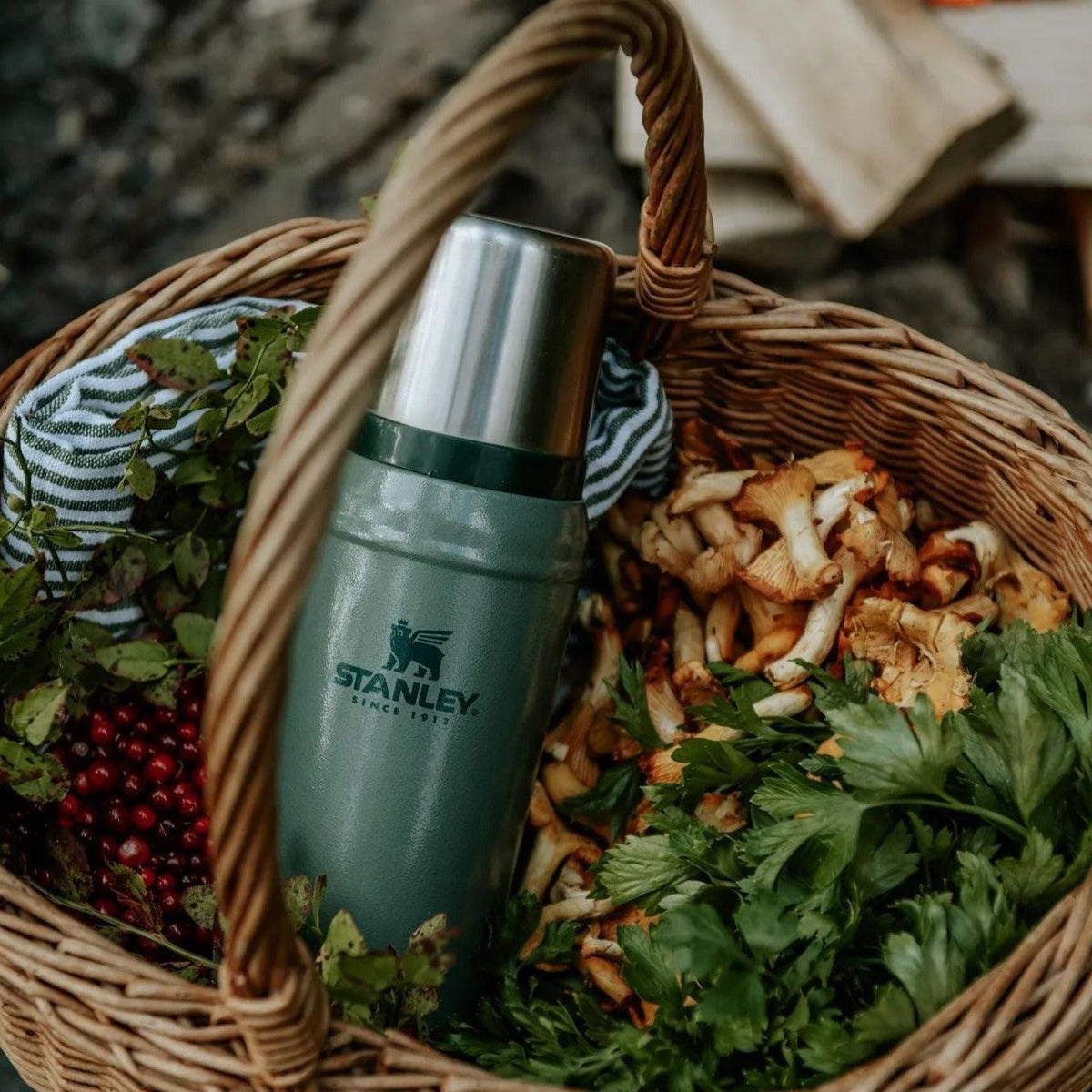 Stanley Classic Legendary Bottle Yeşil 0.75 L