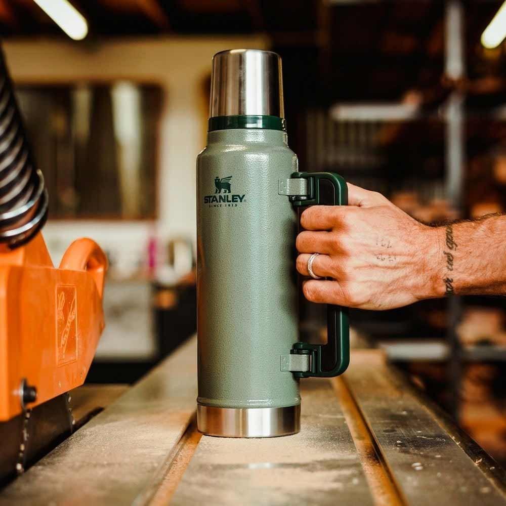 Stanley Classic Legendary Bottle Yeşil 1.4 L